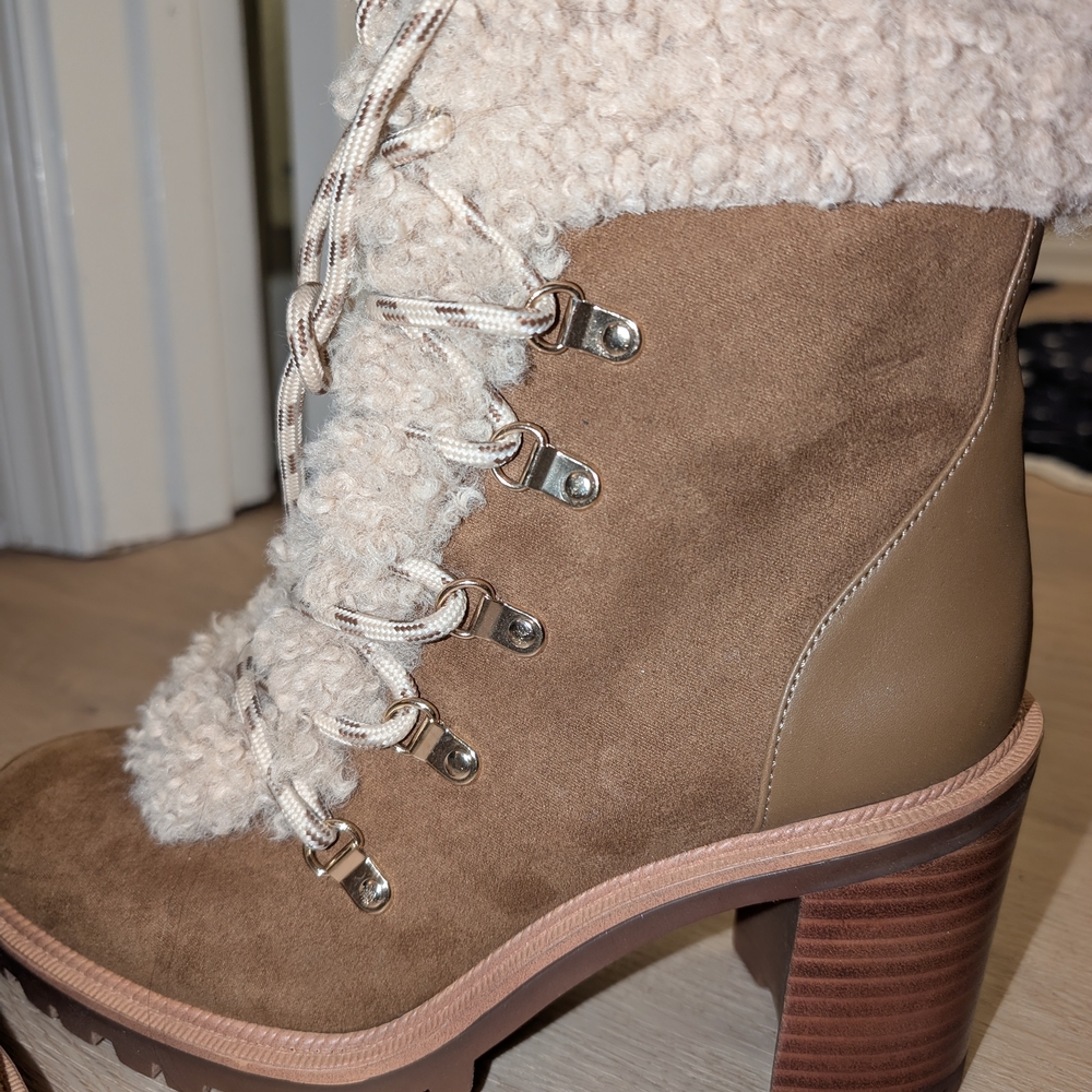 JLo Jennifer Lopez Timber Gallyana Cream Lace Up Boots